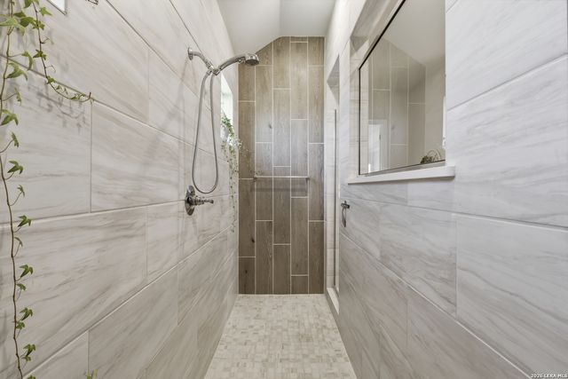 499 poe, Castroville, TX 78009