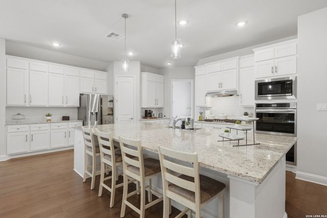 499 poe, Castroville, TX 78009