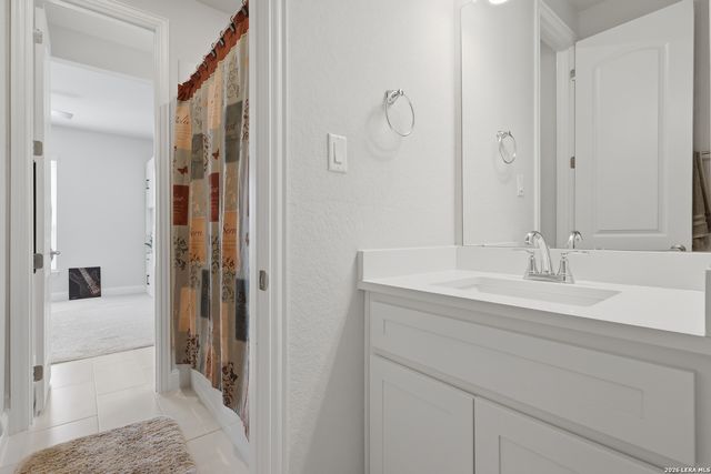 499 poe, Castroville, TX 78009