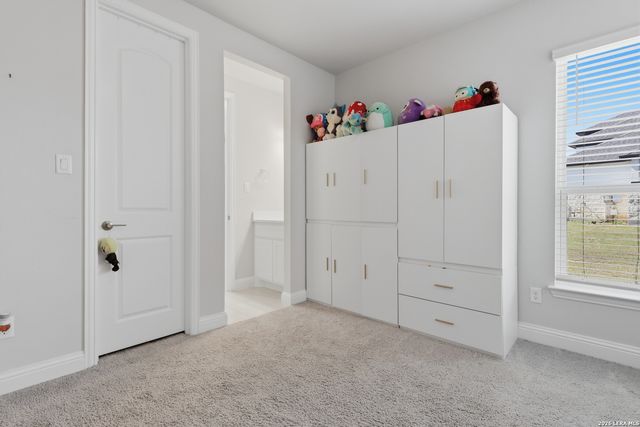 499 poe, Castroville, TX 78009