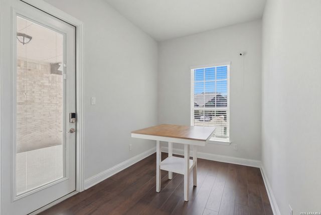 499 poe, Castroville, TX 78009