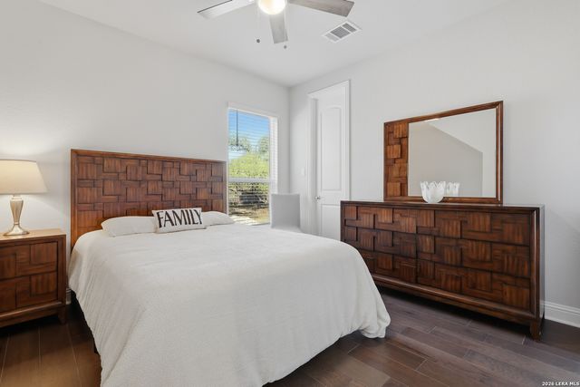 499 poe, Castroville, TX 78009