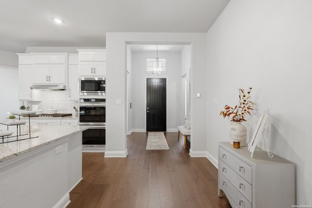 499 poe, Castroville, TX 78009