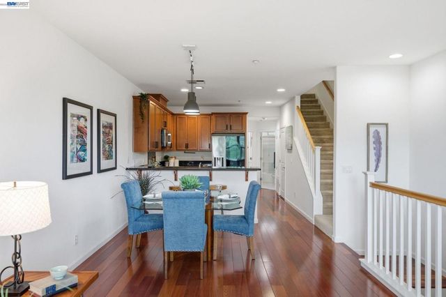 1012 Martin Luther King Dr, Hayward, CA 94541