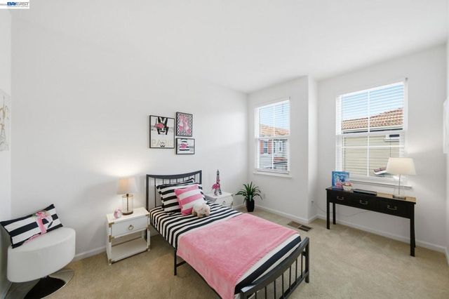 1012 Martin Luther King Dr, Hayward, CA 94541