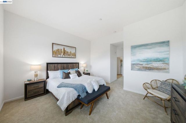 1012 Martin Luther King Dr, Hayward, CA 94541