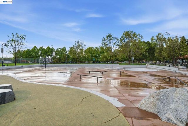 1012 Martin Luther King Dr, Hayward, CA 94541