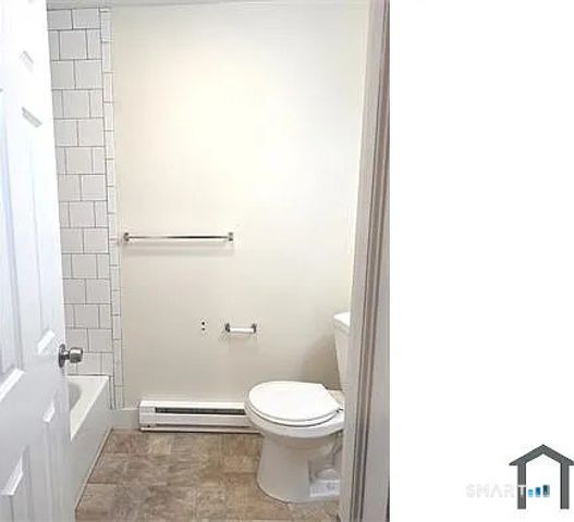 427 Pembroke Street A, Bridgeport, CT 06608