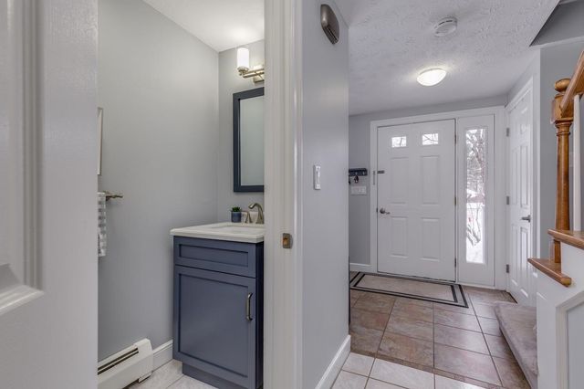 13B Hedgerow Drive, Hudson, NH 03051