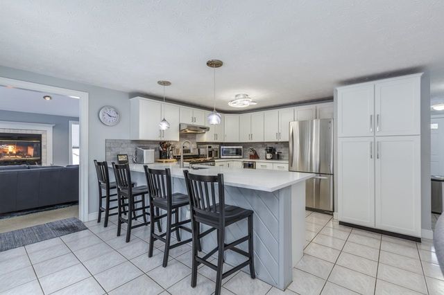 13B Hedgerow Drive, Hudson, NH 03051