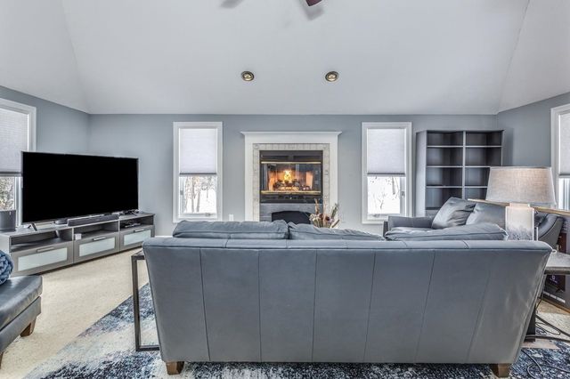 13B Hedgerow Drive, Hudson, NH 03051