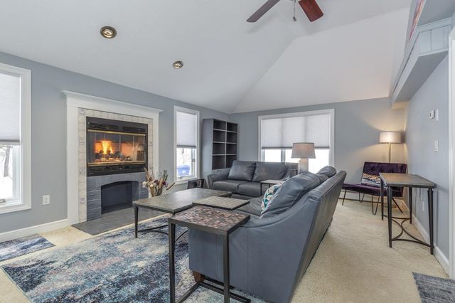 13B Hedgerow Drive, Hudson, NH 03051