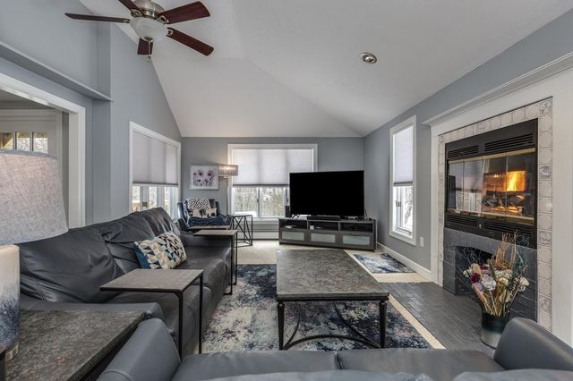 13B Hedgerow Drive, Hudson, NH 03051