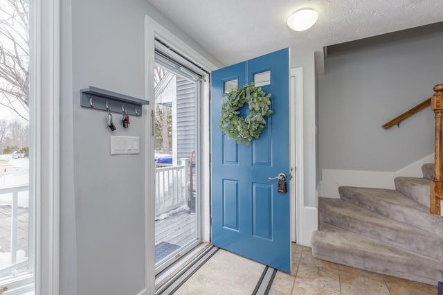 13B Hedgerow Drive, Hudson, NH 03051