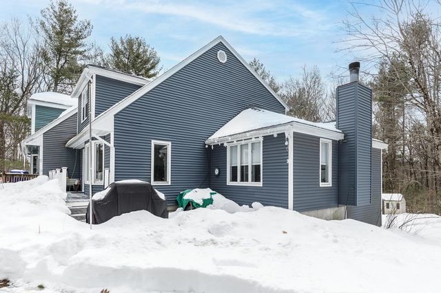 13B Hedgerow Drive, Hudson, NH 03051