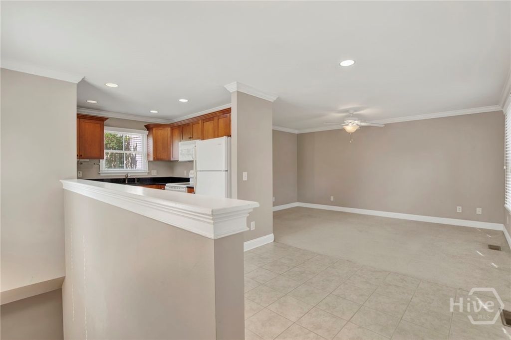Image 10 of property listing at 302 W Wayne Street Carriage House, Savannah, GA 31401