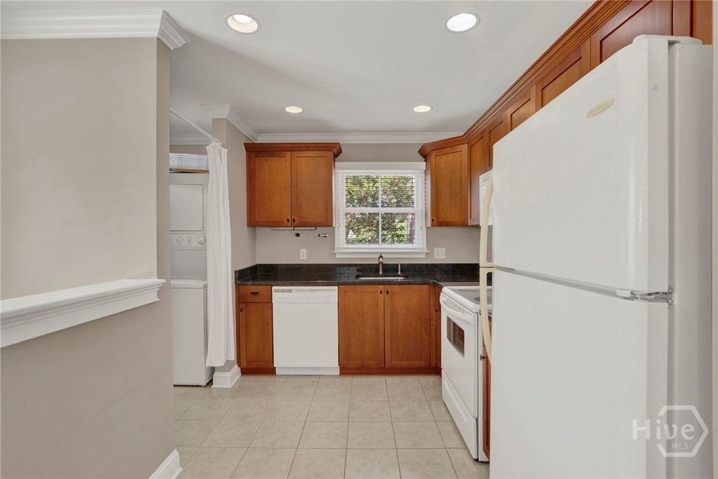 Image 12 of property listing at 302 W Wayne Street Carriage House, Savannah, GA 31401
