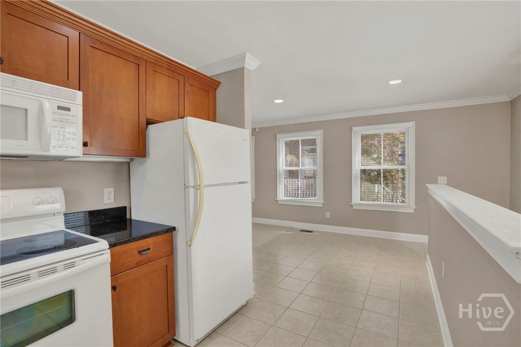 Image 17 of property listing at 302 W Wayne Street Carriage House, Savannah, GA 31401