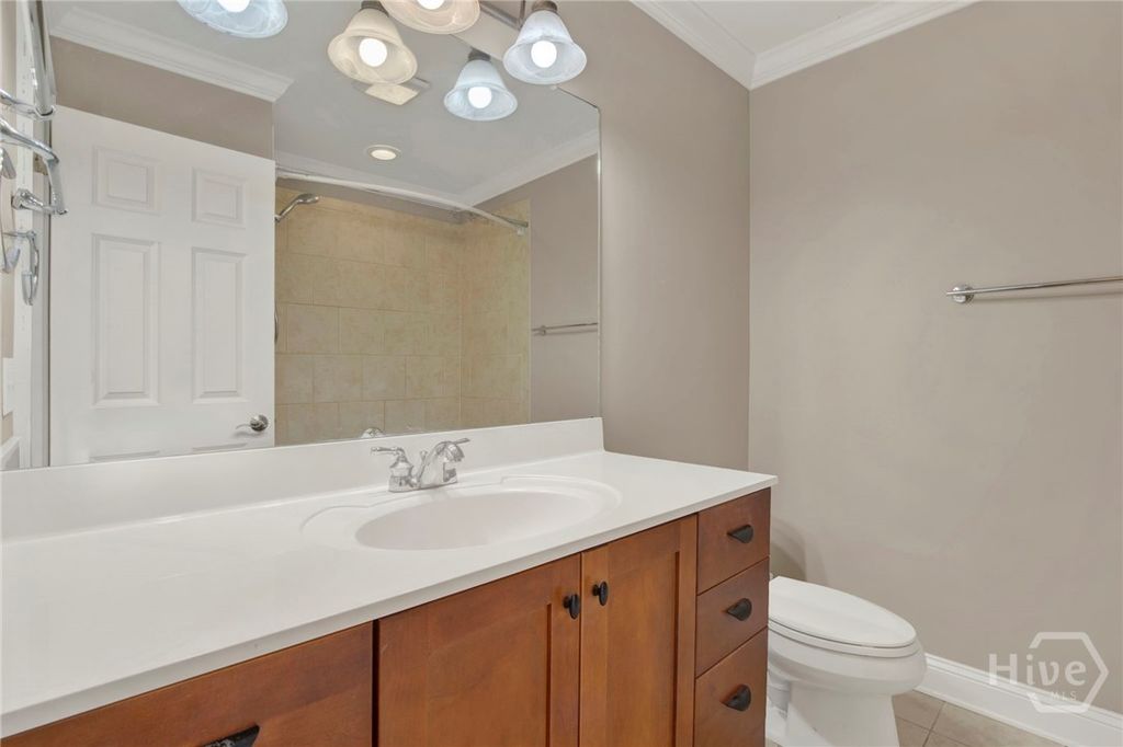 Image 24 of property listing at 302 W Wayne Street Carriage House, Savannah, GA 31401