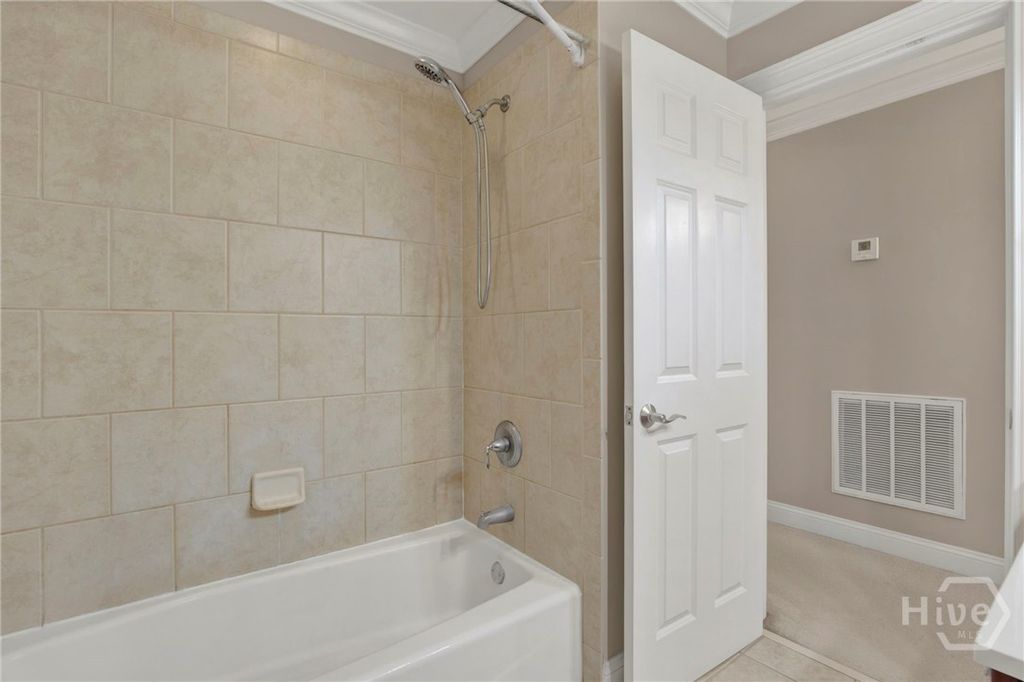 Image 25 of property listing at 302 W Wayne Street Carriage House, Savannah, GA 31401