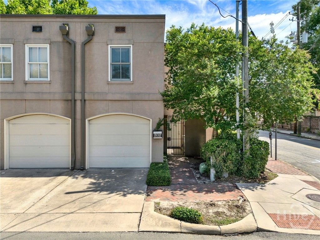Image 29 of property listing at 302 W Wayne Street Carriage House, Savannah, GA 31401