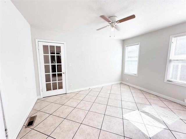 2305 NW 15th Street B, Oklahoma City, OK 73107