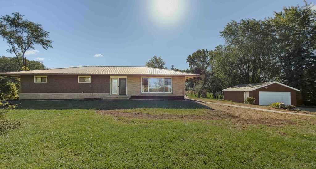 N7470 Highway 55, Menasha, WI 54952