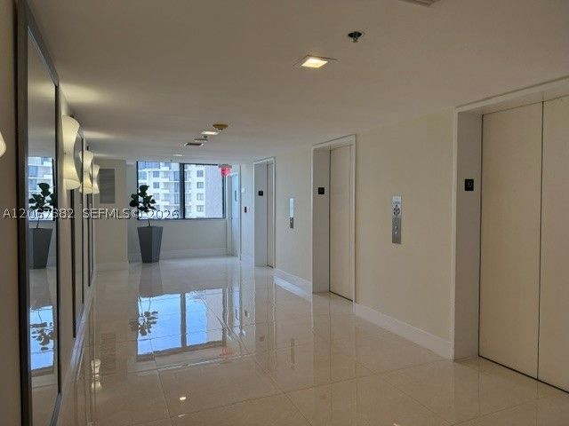 540 Brickell Key Dr 1024, Miami, FL 33131