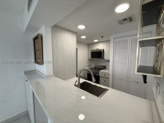 540 Brickell Key Dr 1024, Miami, FL 33131