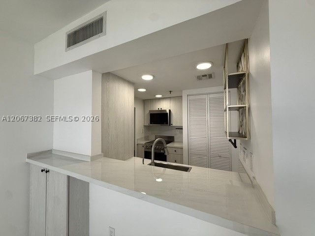 540 Brickell Key Dr 1024, Miami, FL 33131