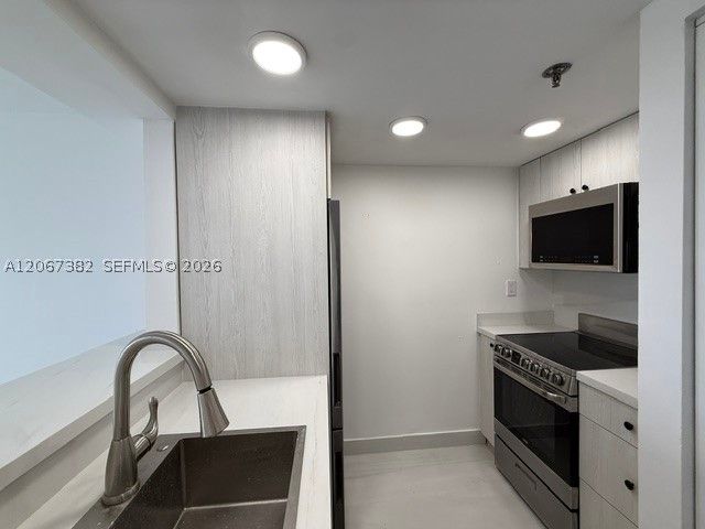 540 Brickell Key Dr 1024, Miami, FL 33131