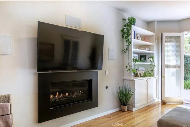 8005 Gonzaga, Los Angeles, CA 90045