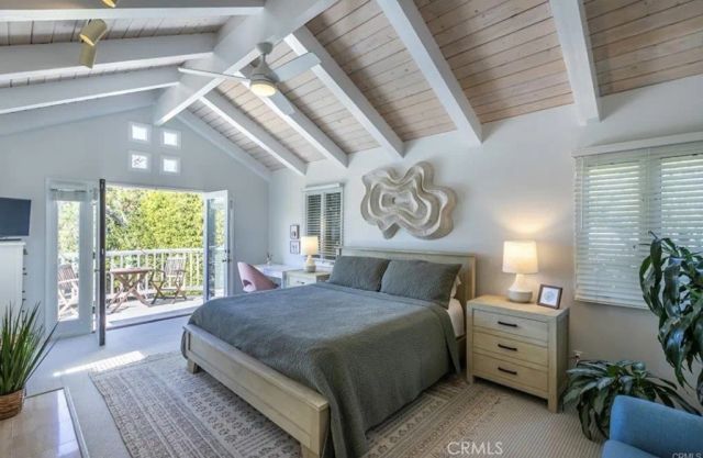 8005 Gonzaga, Los Angeles, CA 90045