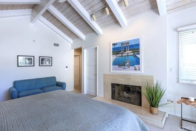 8005 Gonzaga, Los Angeles, CA 90045