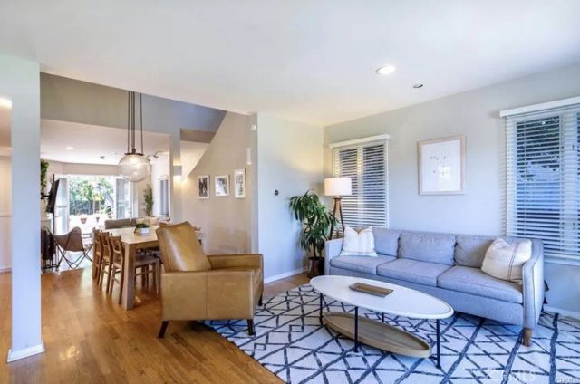 8005 Gonzaga, Los Angeles, CA 90045