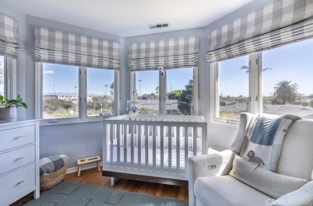 8005 Gonzaga, Los Angeles, CA 90045