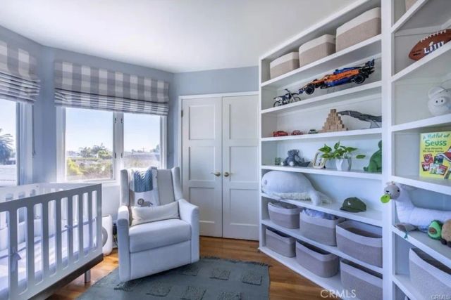 8005 Gonzaga, Los Angeles, CA 90045