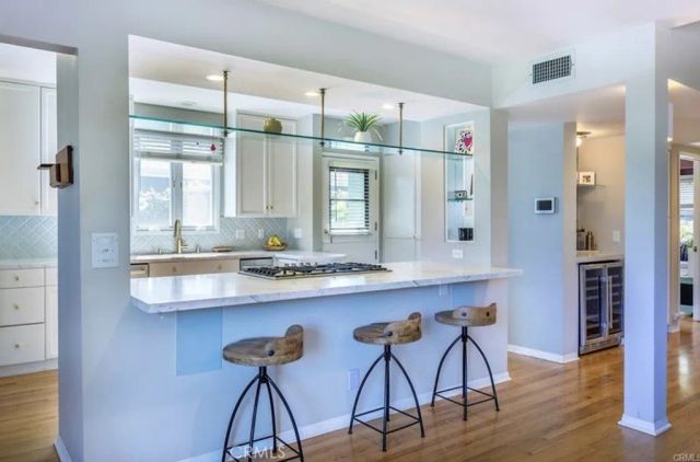 8005 Gonzaga, Los Angeles, CA 90045