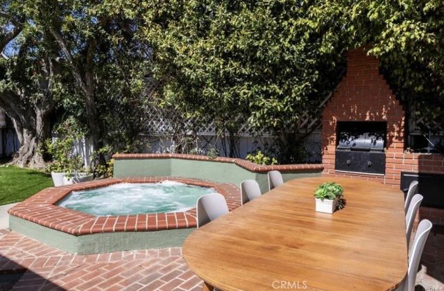 8005 Gonzaga, Los Angeles, CA 90045