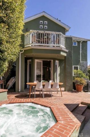 8005 Gonzaga, Los Angeles, CA 90045