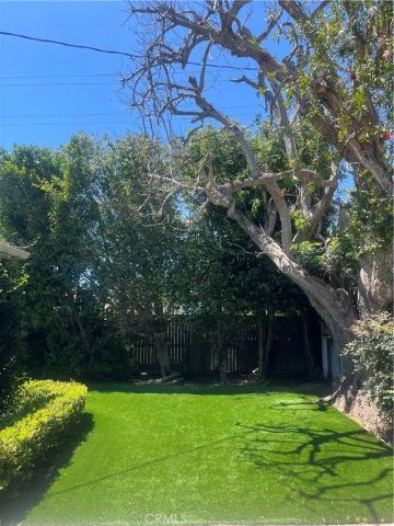 8005 Gonzaga, Los Angeles, CA 90045