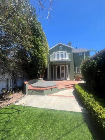 8005 Gonzaga, Los Angeles, CA 90045