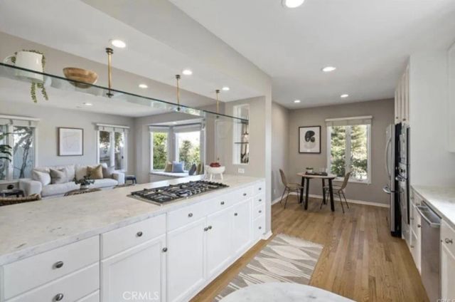 8005 Gonzaga, Los Angeles, CA 90045