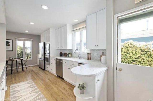8005 Gonzaga, Los Angeles, CA 90045