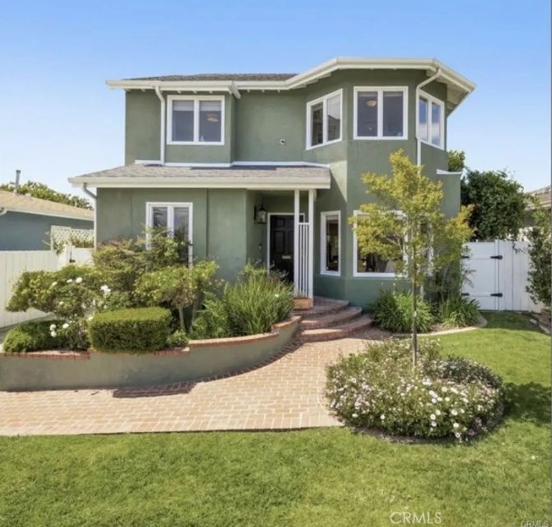 8005 Gonzaga, Los Angeles, CA 90045