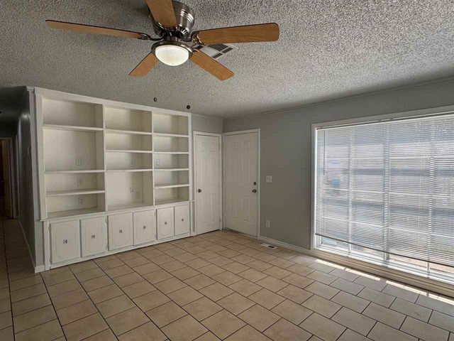 2505 NW Lincoln Ave, Lawton, OK 73505