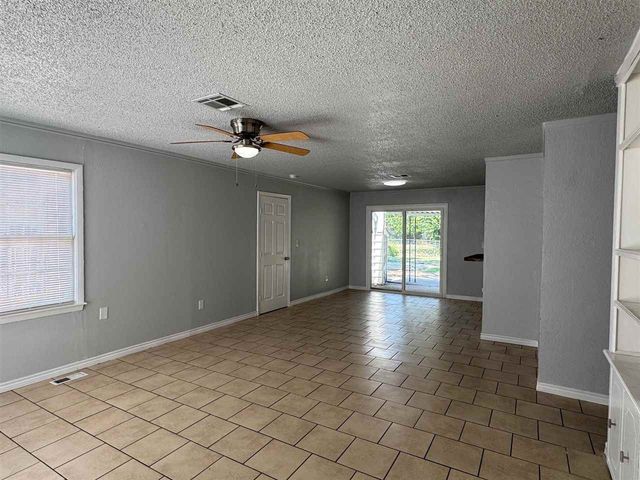 2505 NW Lincoln Ave, Lawton, OK 73505