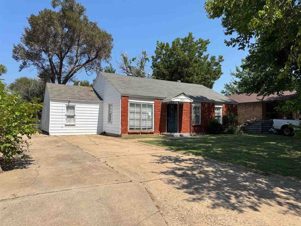 2505 NW Lincoln Ave, Lawton, OK 73505