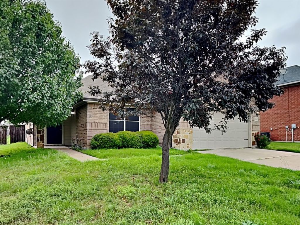 219 Stable Drive, Waxahachie, TX 75165