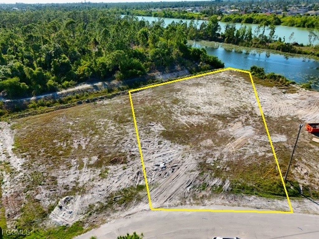 2312 NW 28th AVE, Cape Coral, FL 33993